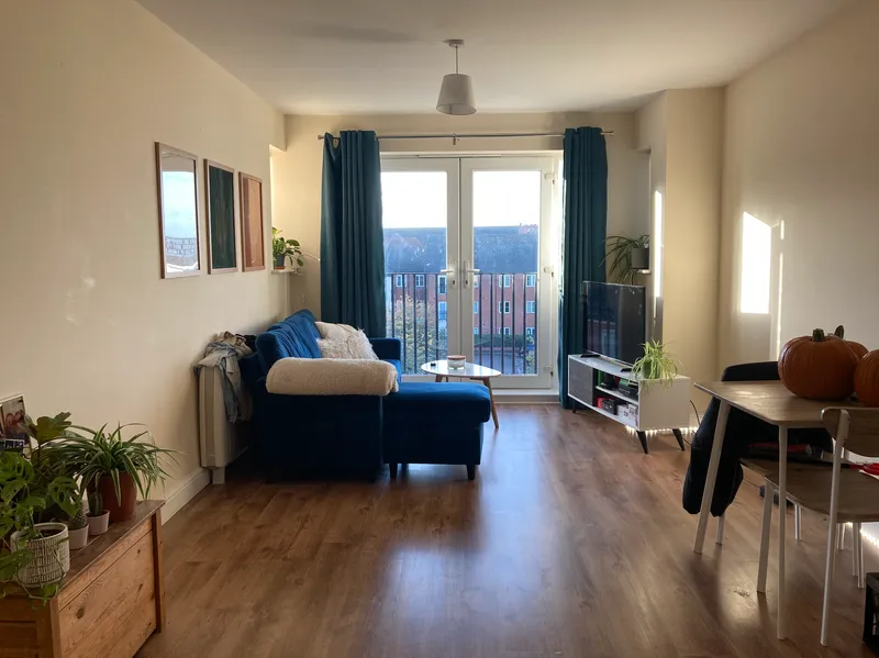 Tanners Court // 2 Bed Flat // Aug 2026 - Image 3